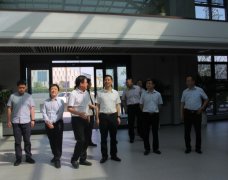 <b>山西省民營(yíng)經(jīng)濟(jì)發(fā)展局樊偉強(qiáng)局長(zhǎng)、運(yùn)城經(jīng)濟(jì)技術(shù)開發(fā)區(qū)副主任魯若鵬一行蒞臨</b>